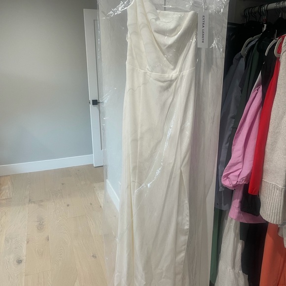 NWT Sloan Ivory One Shoulder Floor Length Gown - Picture 3 of 4